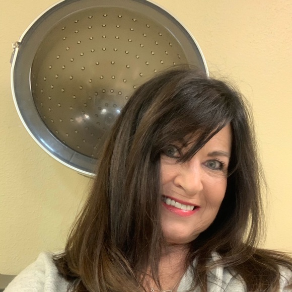 Meet your Posher, Connie - Picture 2 of 2